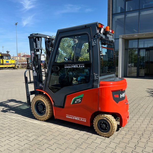 Elektrický štvorkolesový vozík HELI radu G2 s LI-ION batériou, nosnosť 2,5 t S13