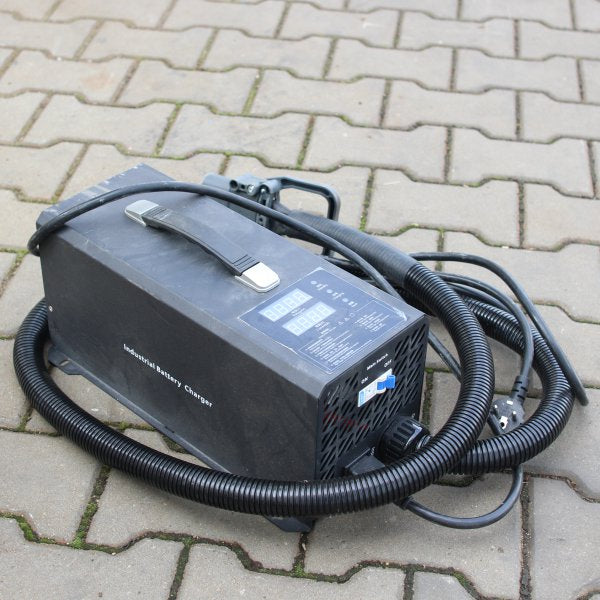 bazárový vysokozdvižný vozík elektrický HELI CDD155EP-LI  nabíjací automat